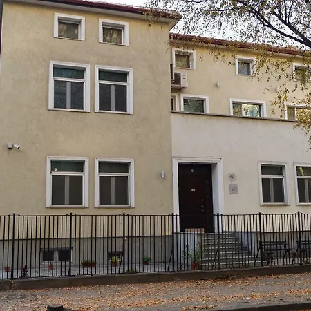 Spacious Loft-style In A Private Fenced Building, Close To The City Center, Equipped With All Modern Amenities Apartment Sofia