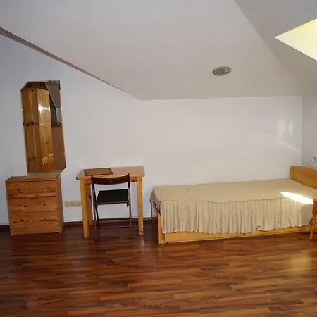 Lejlighed Spacious Loft-style In A Private Fenced Building, Close To The City Center, Equipped With All Modern Amenities