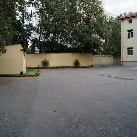 Apartment Spacious Loft-style In A Private Fenced Building, Close To The City Center, Equipped With All Modern Amenities *