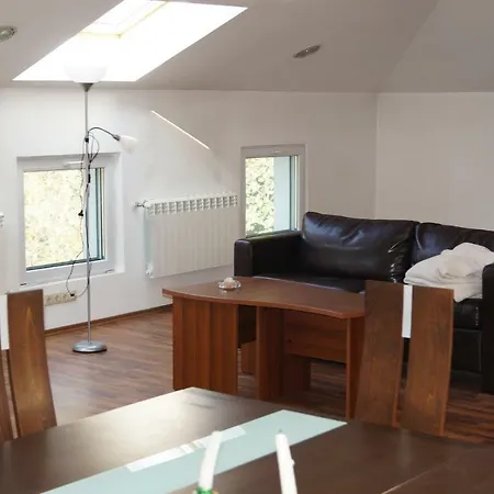 Lejlighed Spacious Loft-style In A Private Fenced Building, Close To The City Center, Equipped With All Modern Amenities