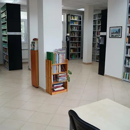 Spacious Loft-style In A Private Fenced Building, Close To The City Center, Equipped With All Modern Amenities Lejlighed